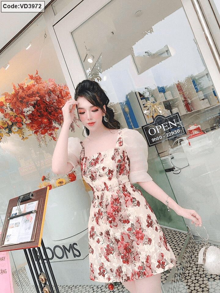 Đầm Tơ Cổ V Cột Nơ – Trắng Hoa Đỏ – The Kat | Cửa hàng thời trang cao cấp