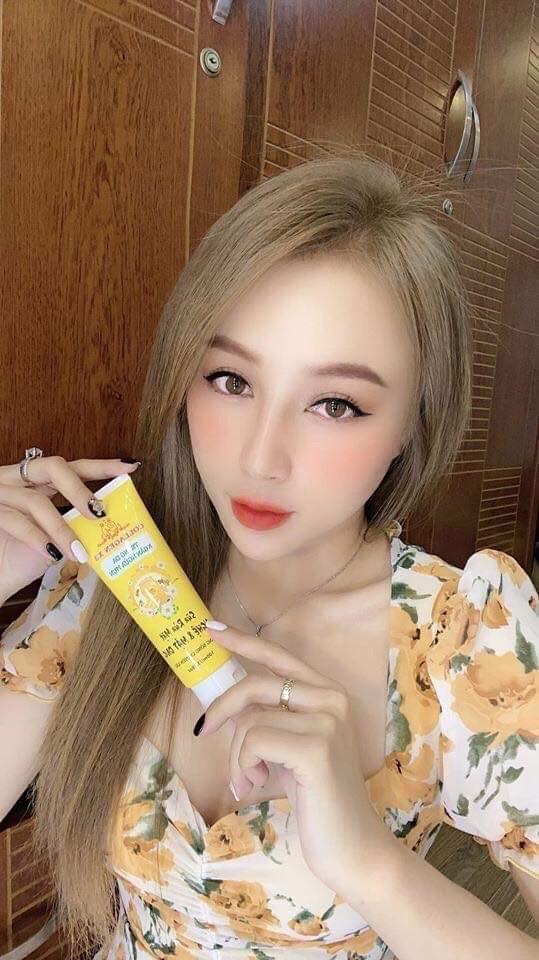 Sữa rửa mặt tinh chất nghệ mật ong Collagen X3 Đông Anh