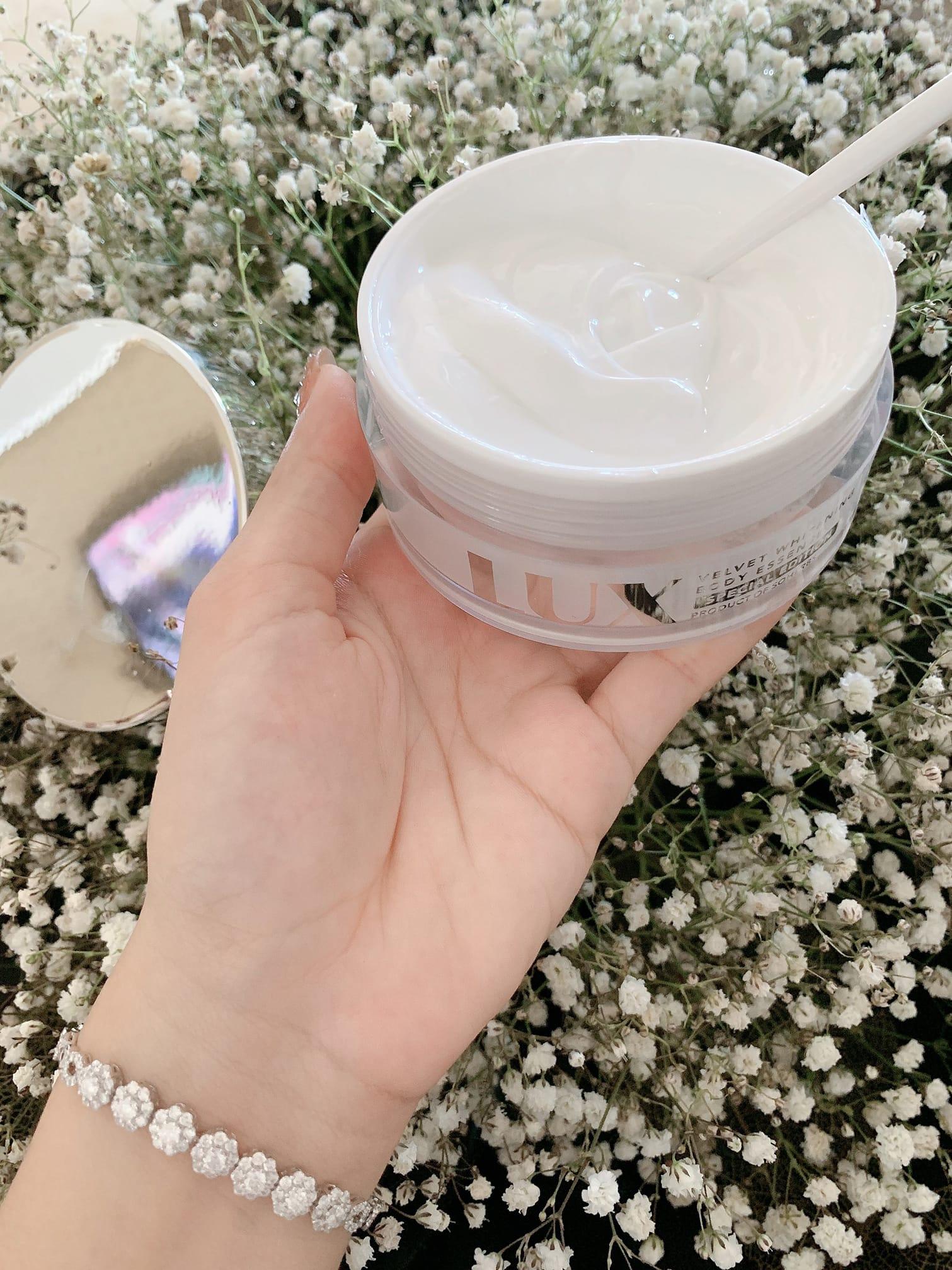 Kem body Lux tinh chất yến tươi chính hãng soHERBs Kem body Lux tinh chất yến tươi chính hãng soHERBs