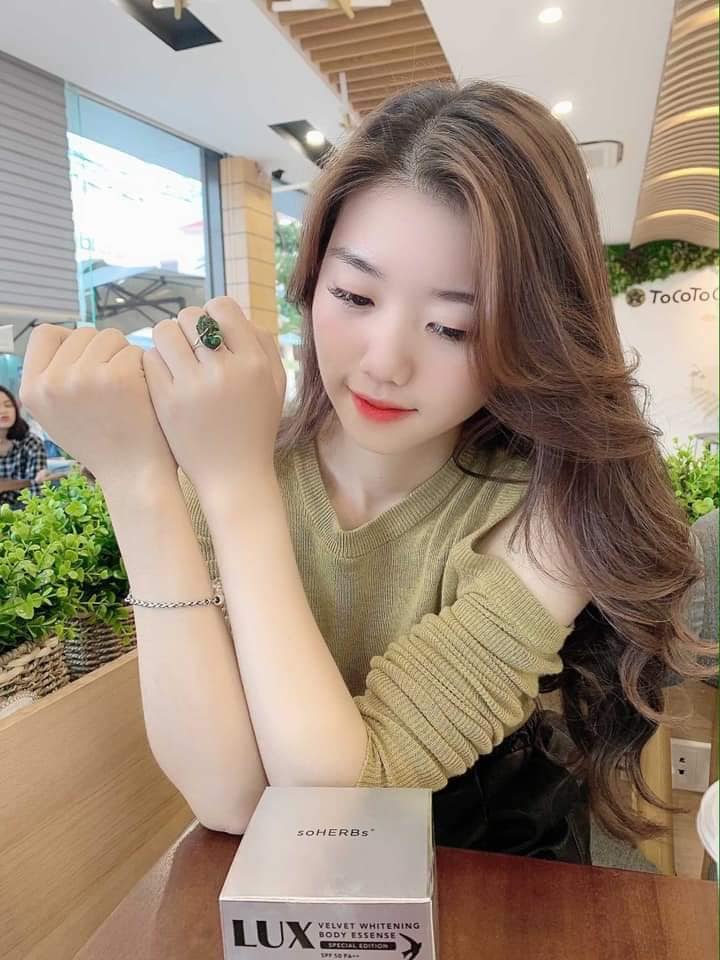 Kem body Lux tinh chất yến tươi chính hãng Kem body Lux tinh chất yến tươi chính hãng