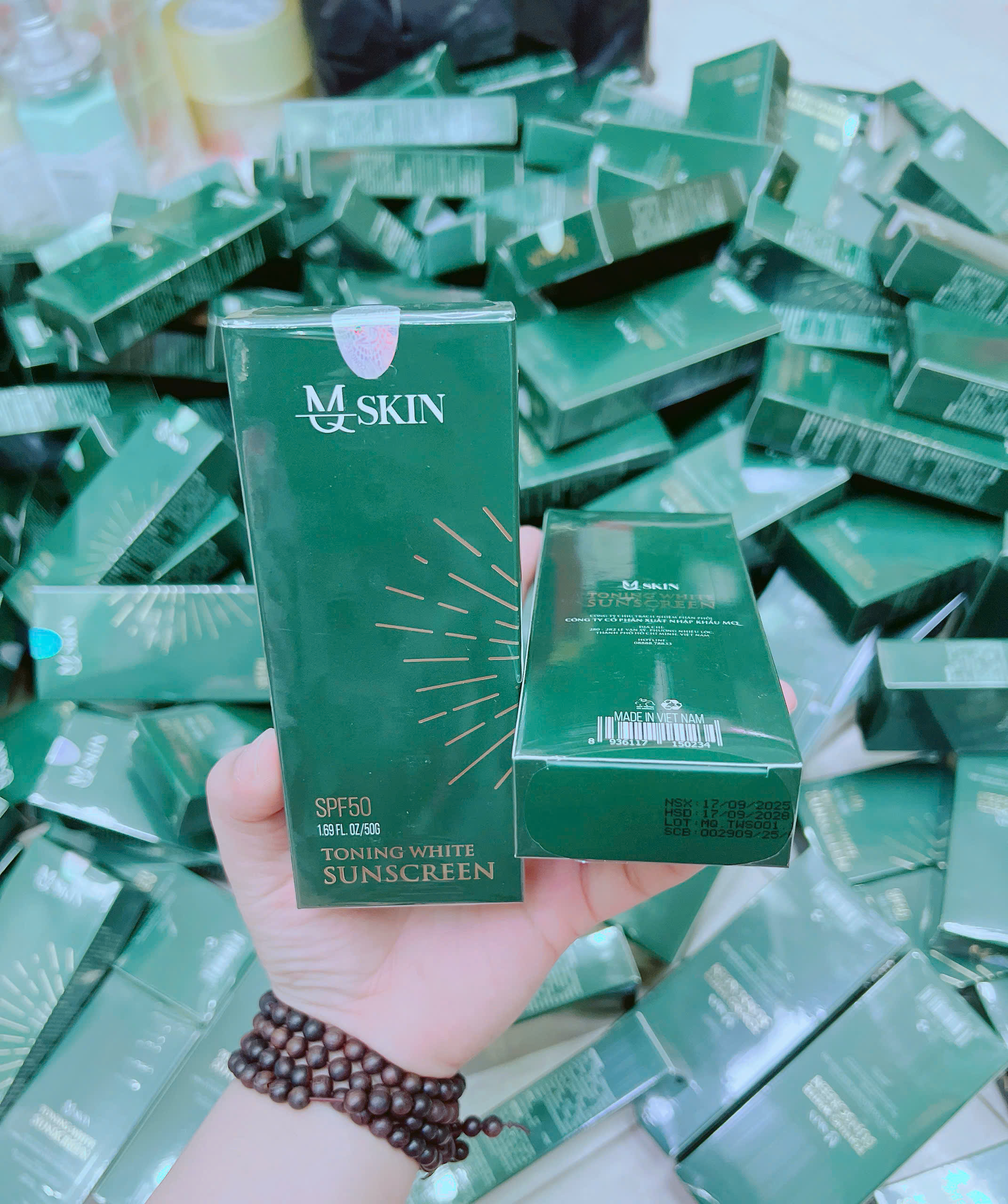 14634_z7212474760879-0e6c80d3aa48002c4d45819b72a50054_20251111151232.png Kem Chống Nắng MQ Skin - 8936117150234