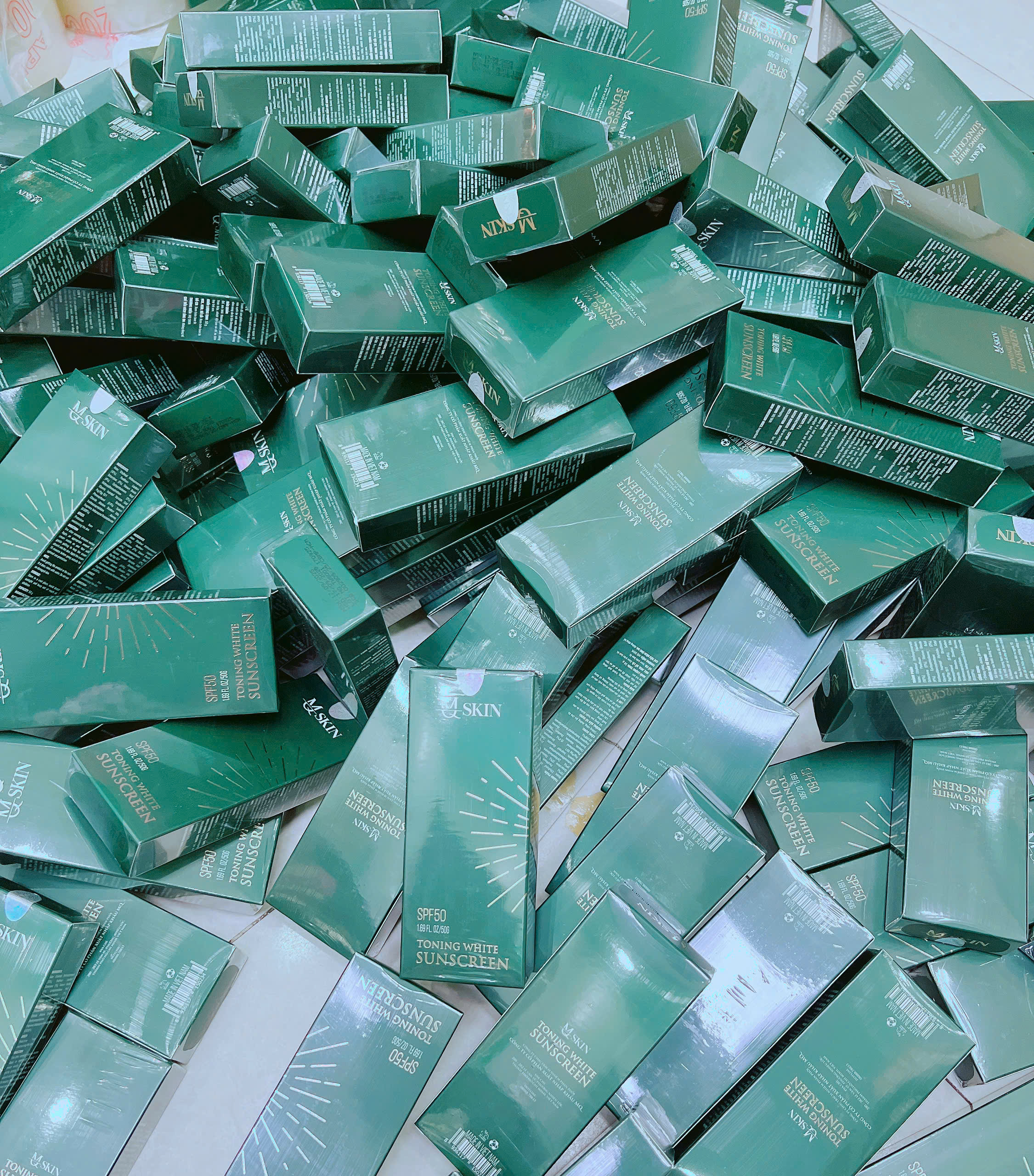 14634_z7212474772789-525a9794222baafe5242a1b064ed6ea8_20251111151238.png Kem Chống Nắng MQ Skin - 8936117150234