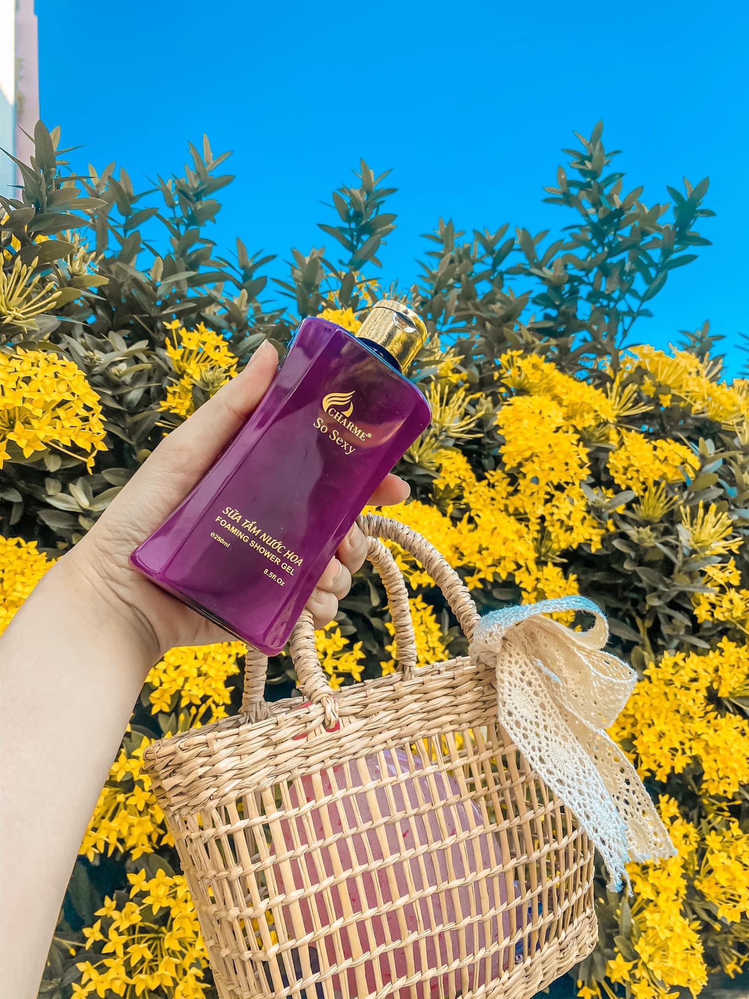 14693-sua-tam-nuoc-hoa-charme-so-sexy-3-5.jpg Sữa Tắm Nước Hoa Charme So Sexy 250ml - 8936194690296