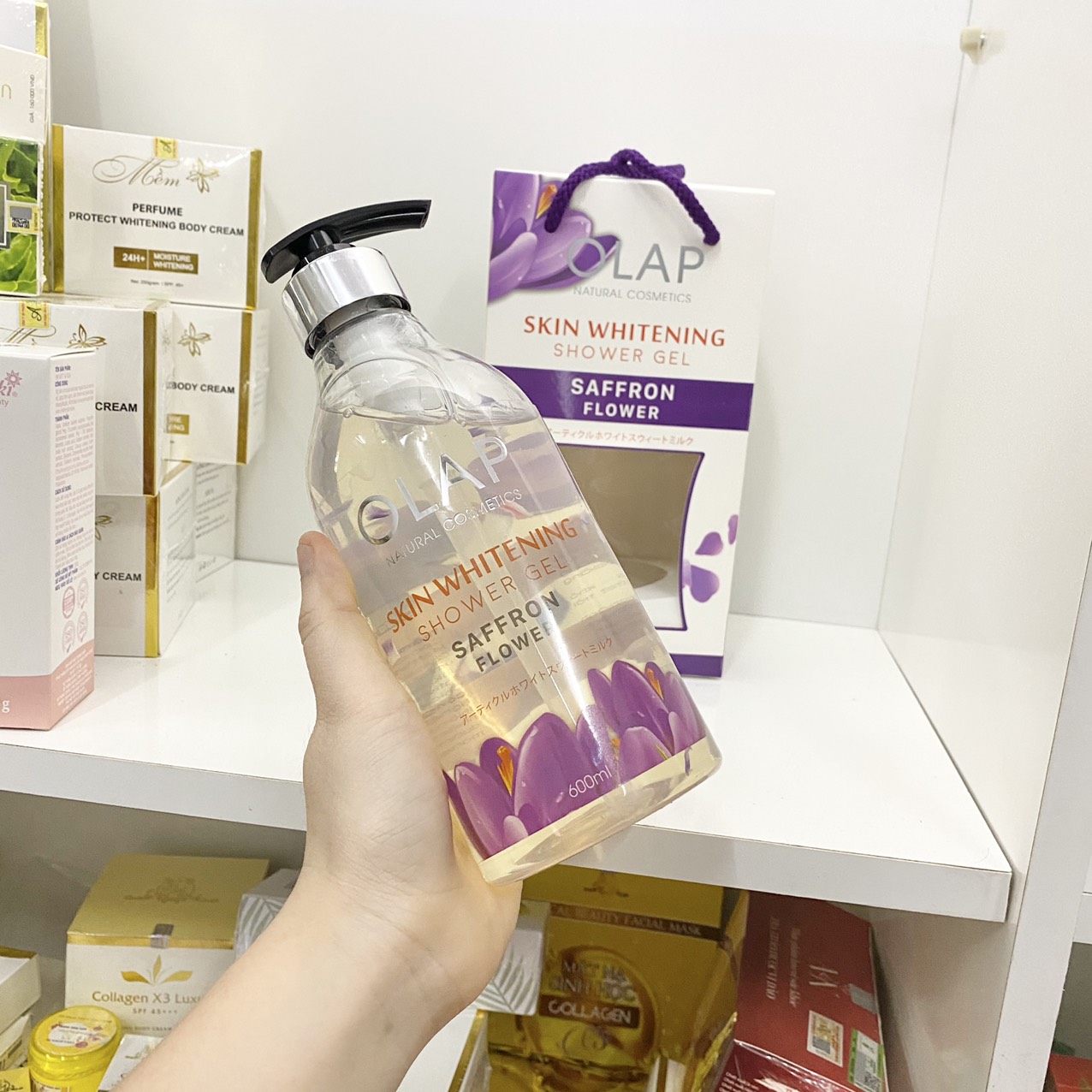 14805-z2940045971212-4779d232030df3ab432417c3d32e734f-8.jpg Sữa Tắm Trắng Da Olap French Màu Tím 600ml - 8938519955936