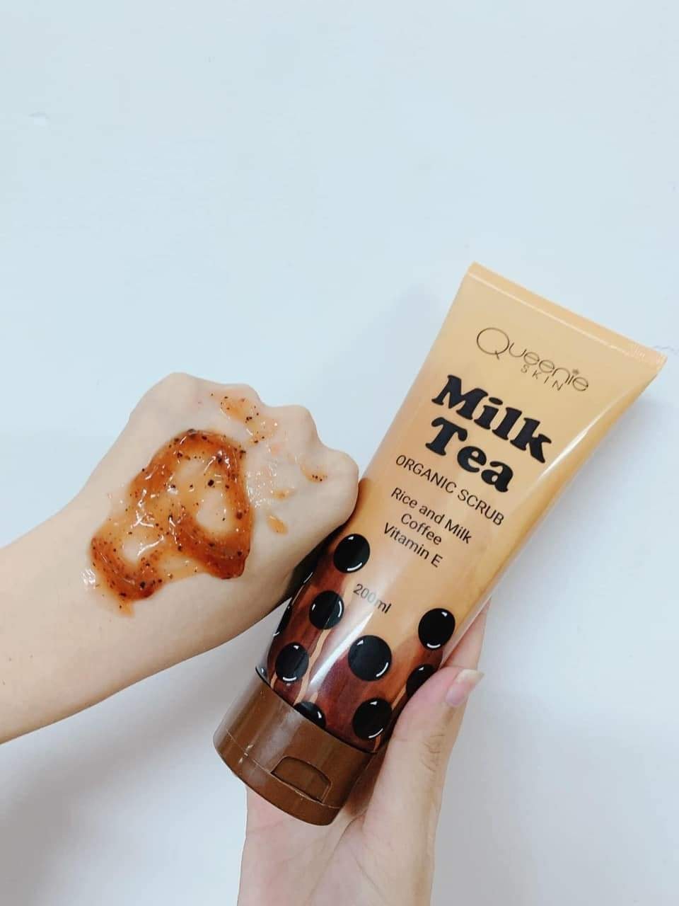 Tẩy tế bào chết Milk Tea Organic Scrub Queenie Skin chính hãng Tẩy tế bào chết Milk Tea Organic Scrub Queenie Skin chính hãng