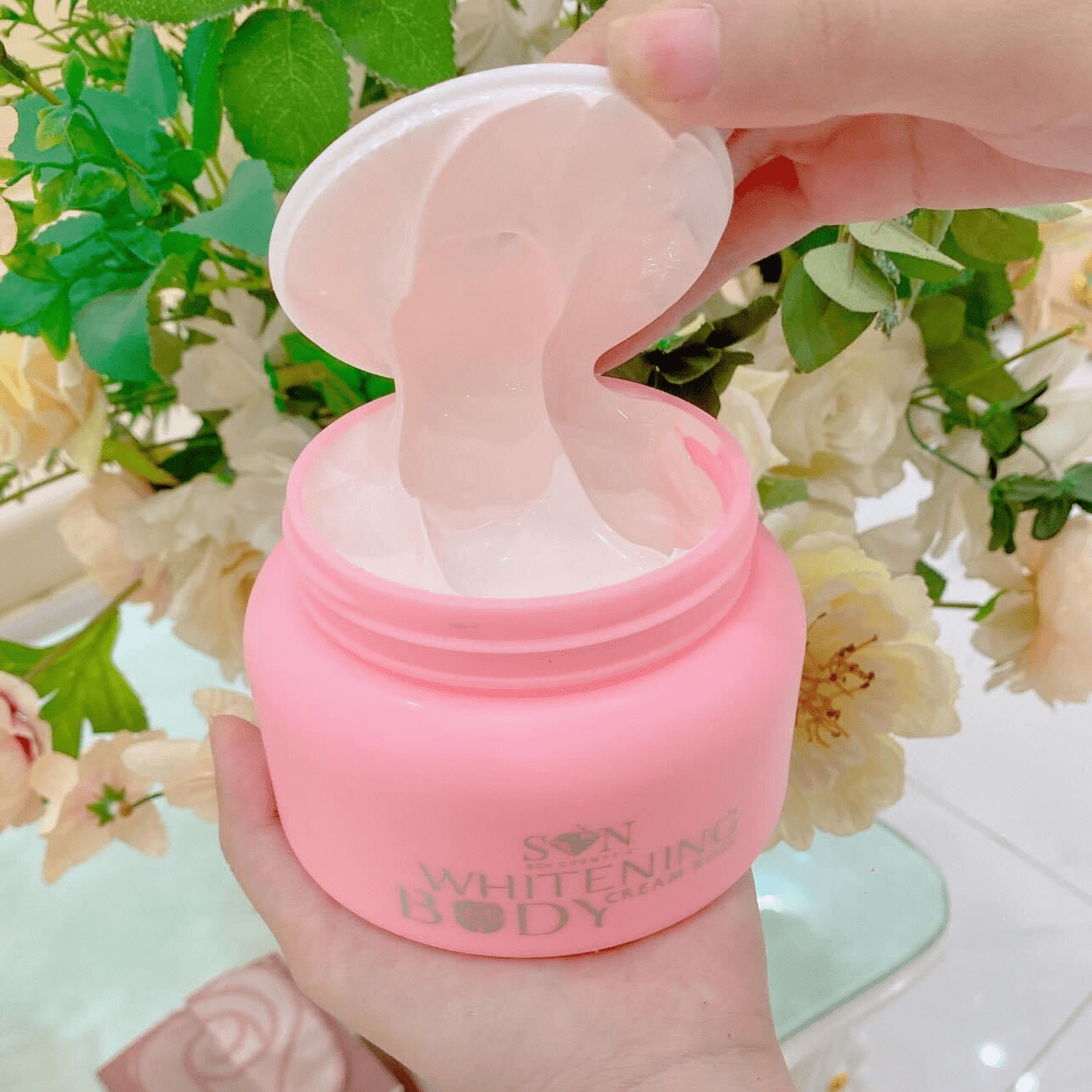 Kem body hoa hồng dưỡng trắng da SON chính hãng Kem body hoa hồng dưỡng trắng da SON chính hãng