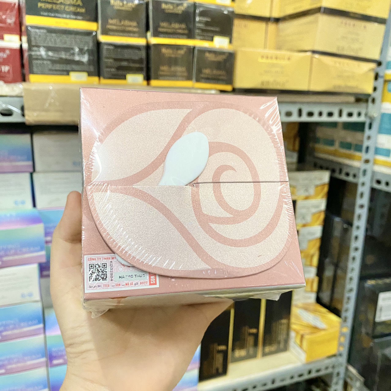 Kem body hoa hồng dưỡng trắng da SON chính hãng Kem body hoa hồng dưỡng trắng da SON chính hãng