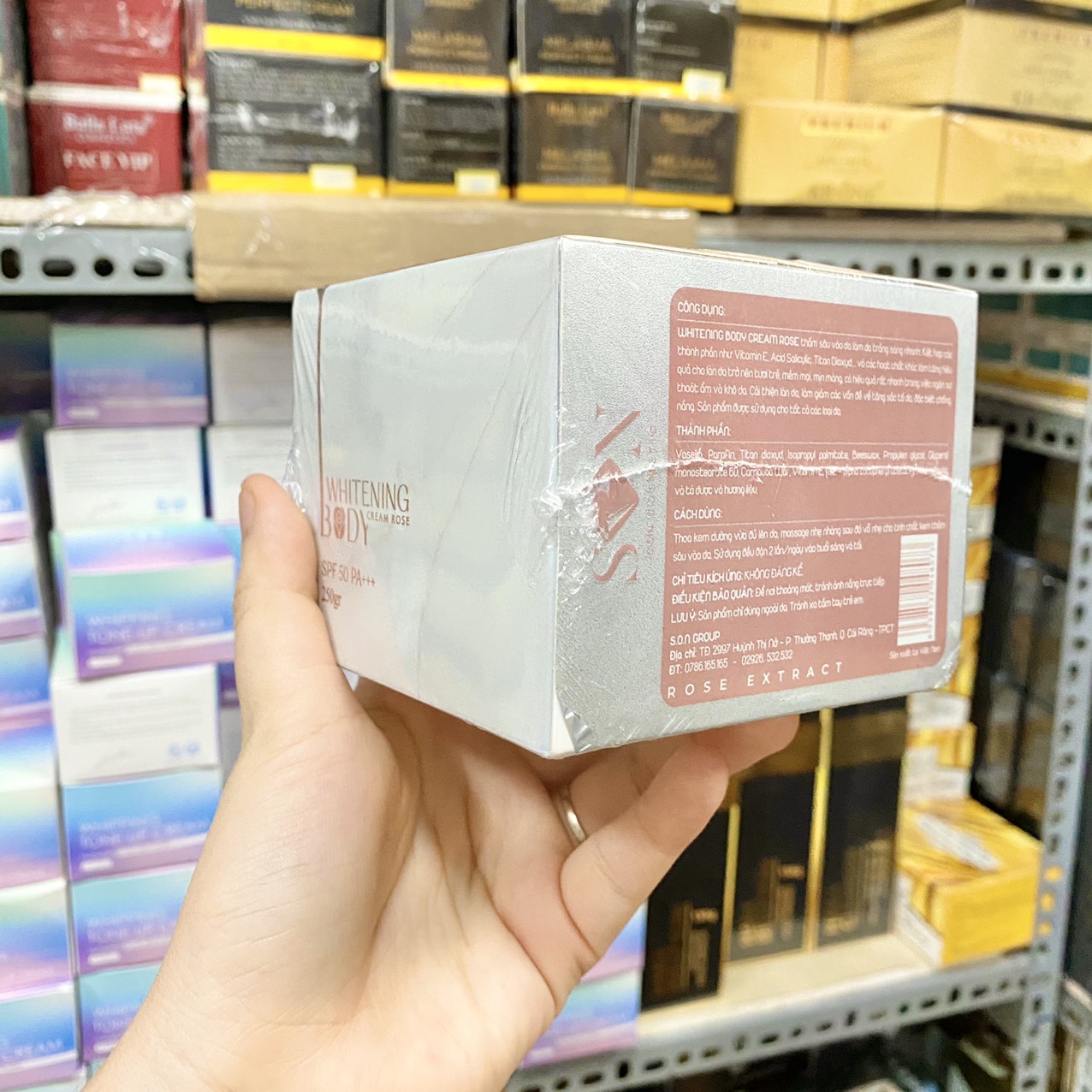 Kem body hoa hồng dưỡng trắng da SON chính hãng Kem body hoa hồng dưỡng trắng da SON chính hãng