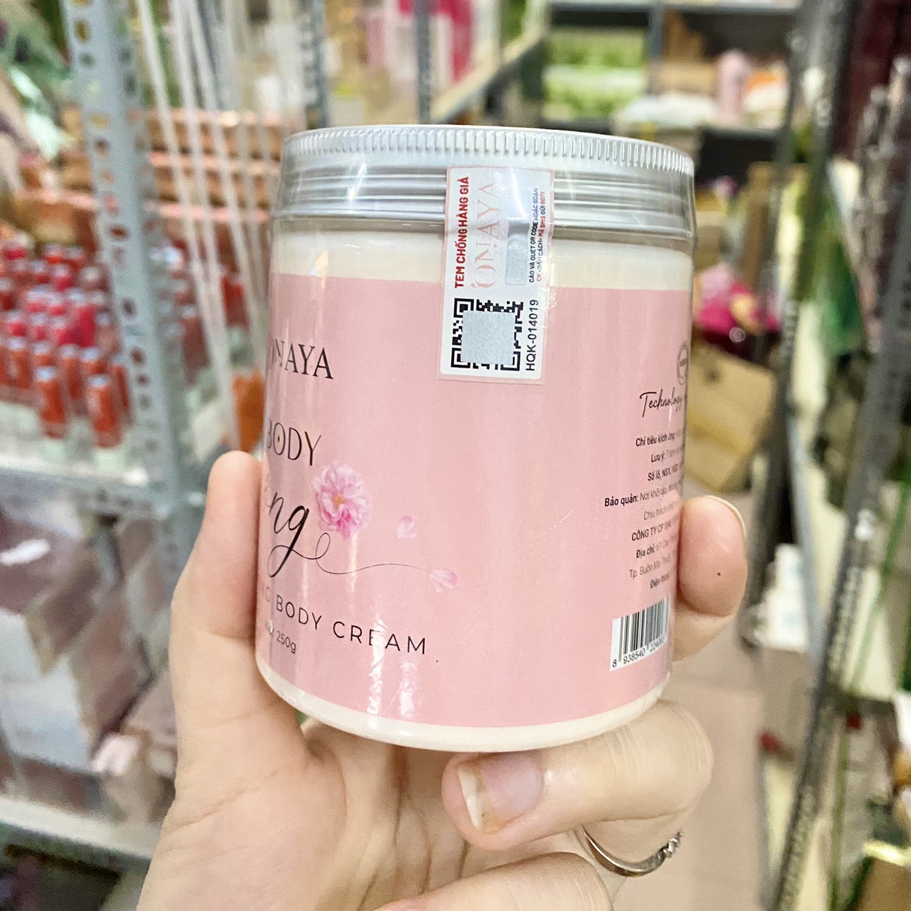 15558-z2908310864125-c738cd1cd1804a913de0c49c72faa0ab-5.jpg Kem Body Bông Onaya 250g - 8938540224063