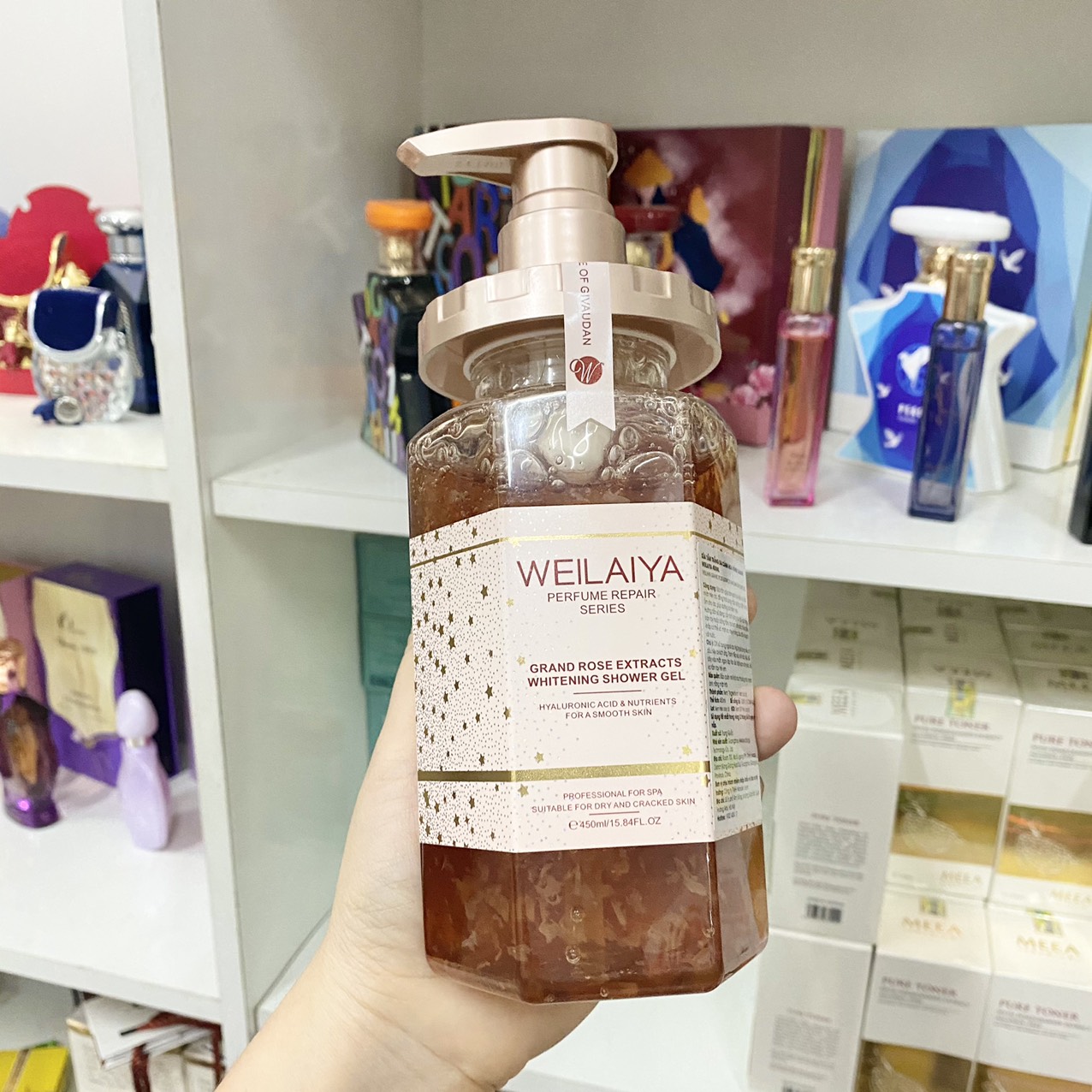 15878-z3125273869349-62c23e9c405eb45f4d5b69ceb4c0402e-6.jpg Sữa Tắm Trắng Da Cánh Hoa Hồng Weilaiya Damask 450ml Chính Hãng - 6971025880783