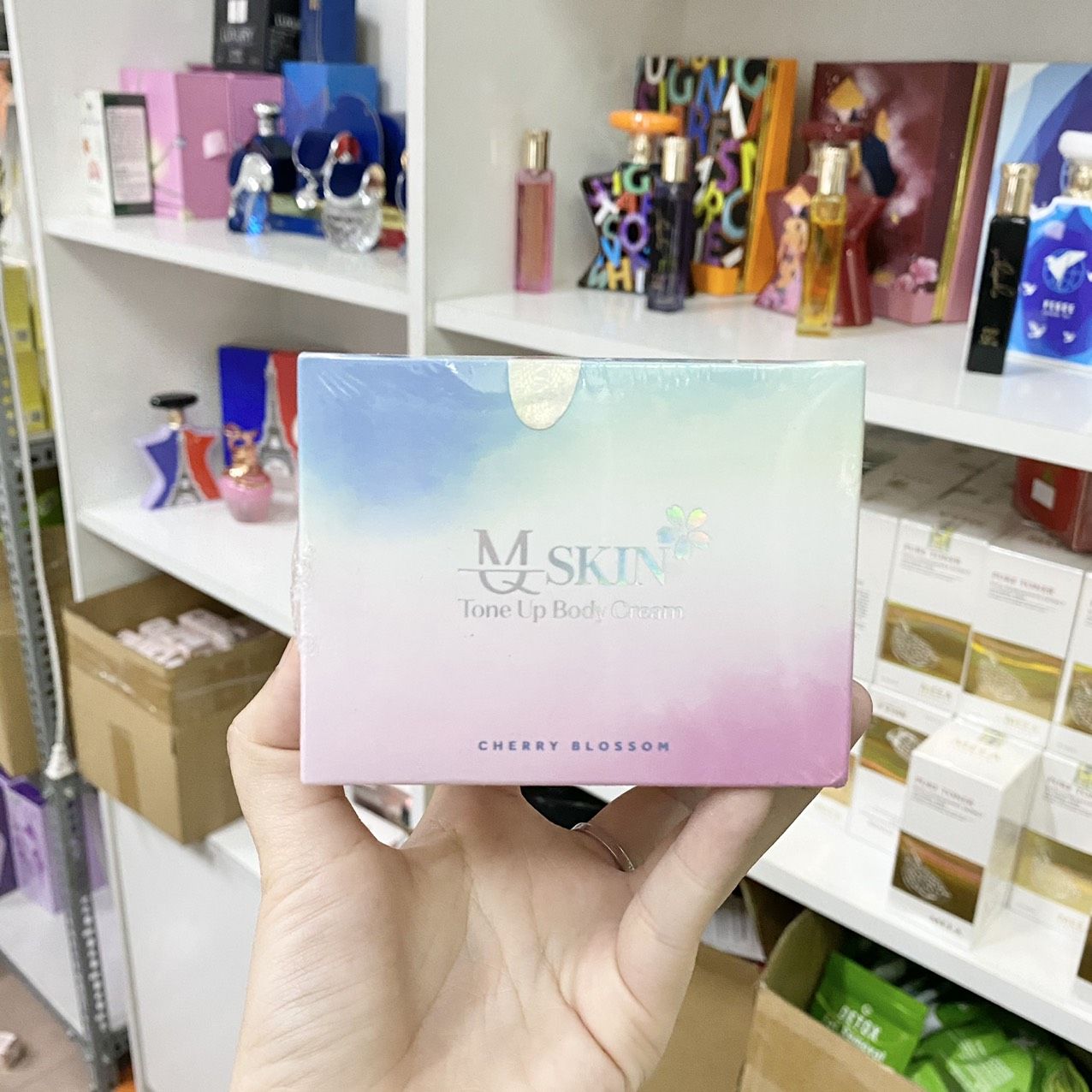 Giá sỉ kem Body Hoa Anh Đào Tone Up Body Cream MQ Skin Chính Hãng Kem Body Hoa Anh Đào Tone Up Body Cream MQ Skin Chính Hãng