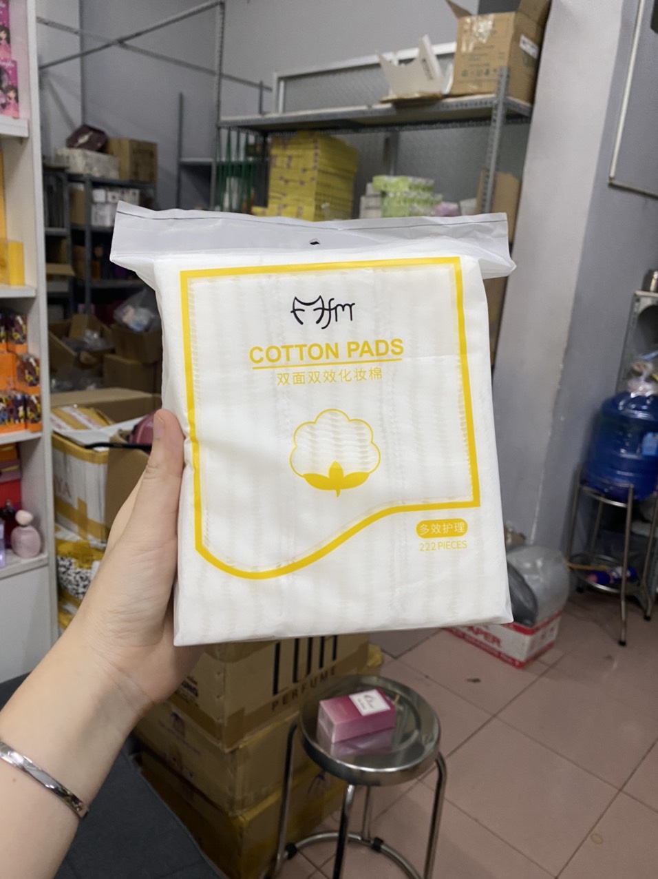 17936-z3811988551032-813085d2a076e3cc410b1e596565e985-2.jpg Bông tẩy trang con mèo fm cotton pads 3 lớp 222 miếng - 6951939796783