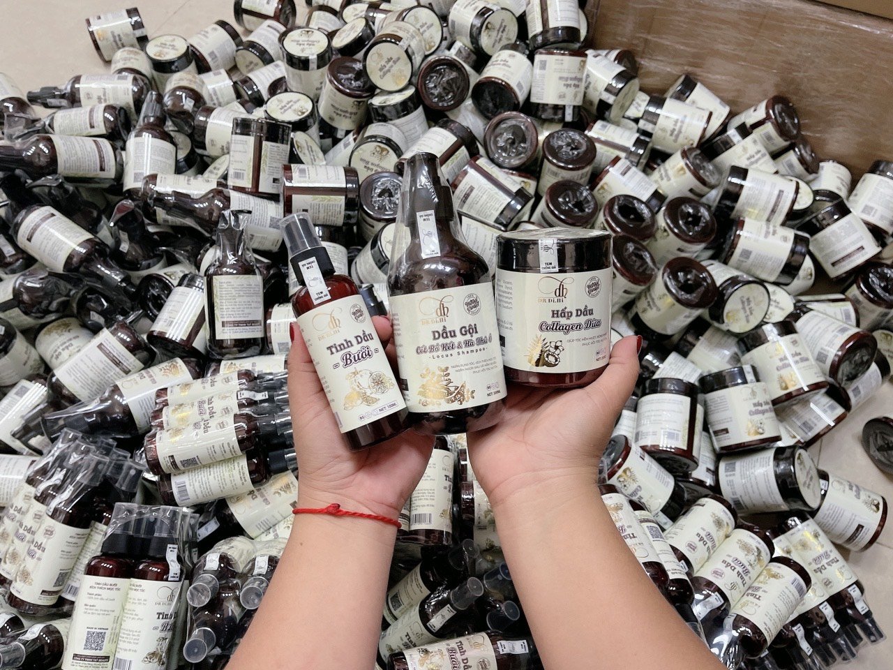 18440-0451377499-z4012690654934-7e2967e1404000b60f5820277115c903-1-4.jpg Combo Gội Xả Xịt Bồ Kết Bưởi Dừa Dr Di Hi - COMBODIHI