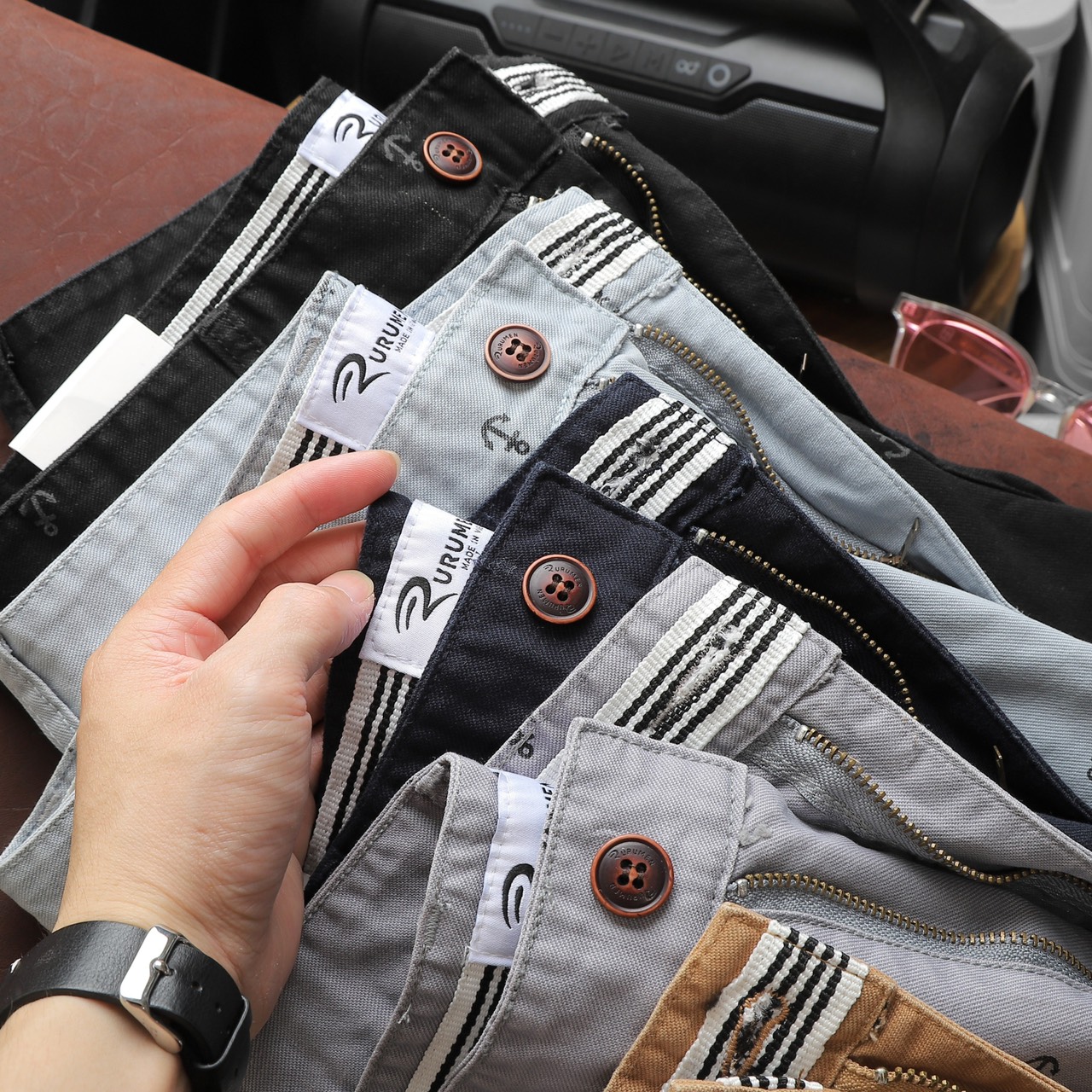 19826-1935012999-z4420826618924-73ba3e625afa99fa8ad9a7a1606294ea-14.jpg Quần Short Kaki Nam Cao Cấp In Logo Mũi Neo - QB410