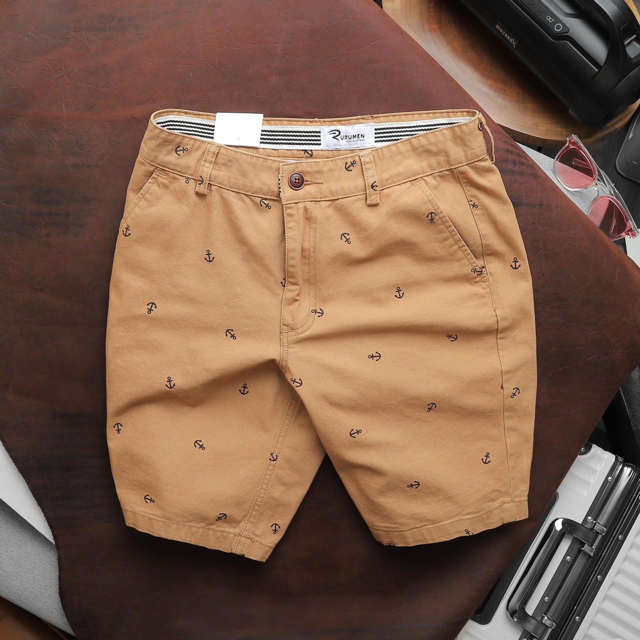 19826-1935031594-z4420826644828-14ee89fe7a31736638e916c847c96a35-14.jpg Quần Short Kaki Nam Cao Cấp In Logo Mũi Neo - QB410