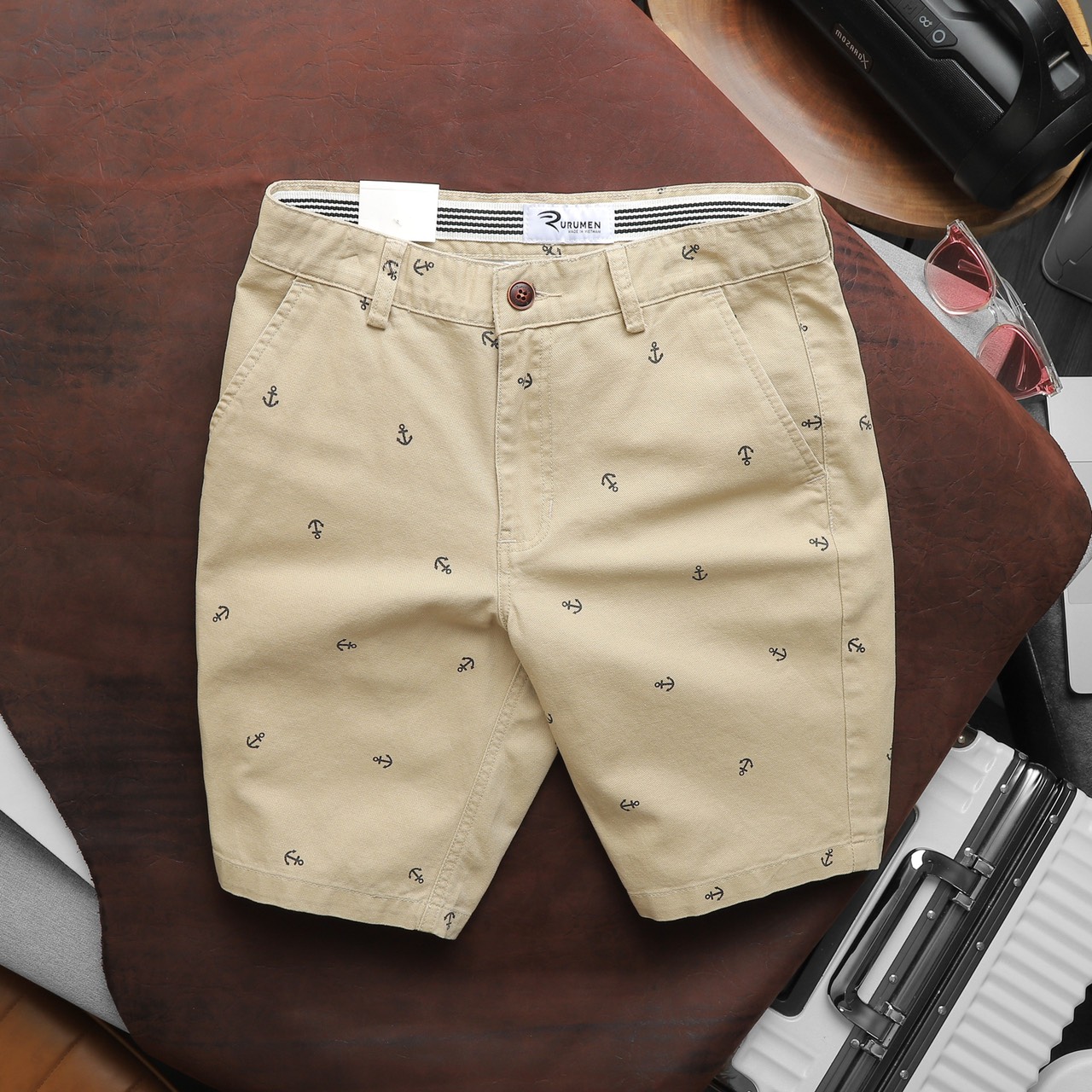 19826-1935036595-z4420826644930-1931138e85213646171595b285e97524-14.jpg Quần Short Kaki Nam Cao Cấp In Logo Mũi Neo - QB410