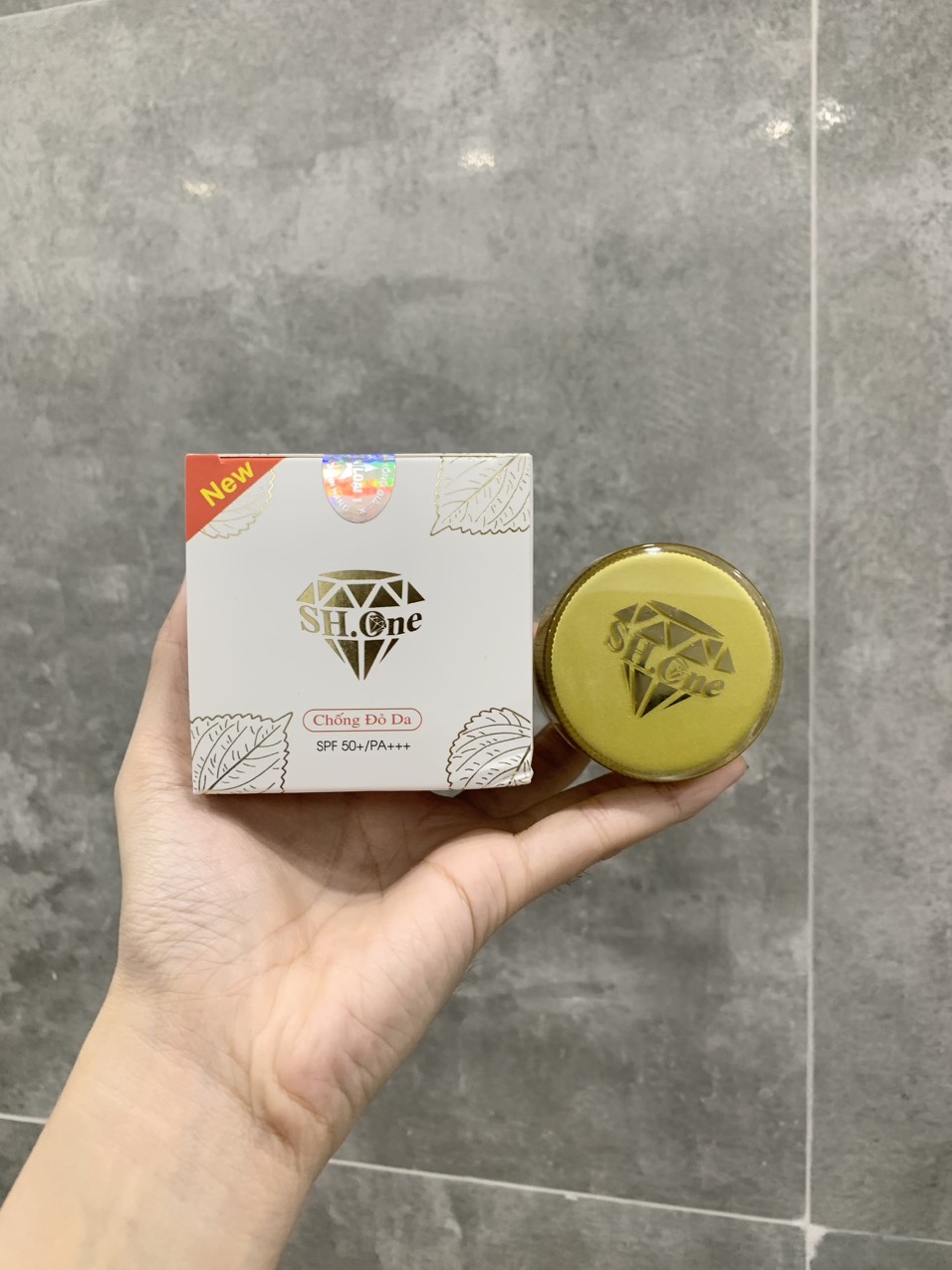 19887-z4432114950191-fd1c9aa582e372e33c693b3ccd57893e-1.jpg Kem Face Dưỡng Trắng Chống Lão Hoá B4 SH One Vàng Chiết Xuất Lá Tía Tô - FACEVANGB4