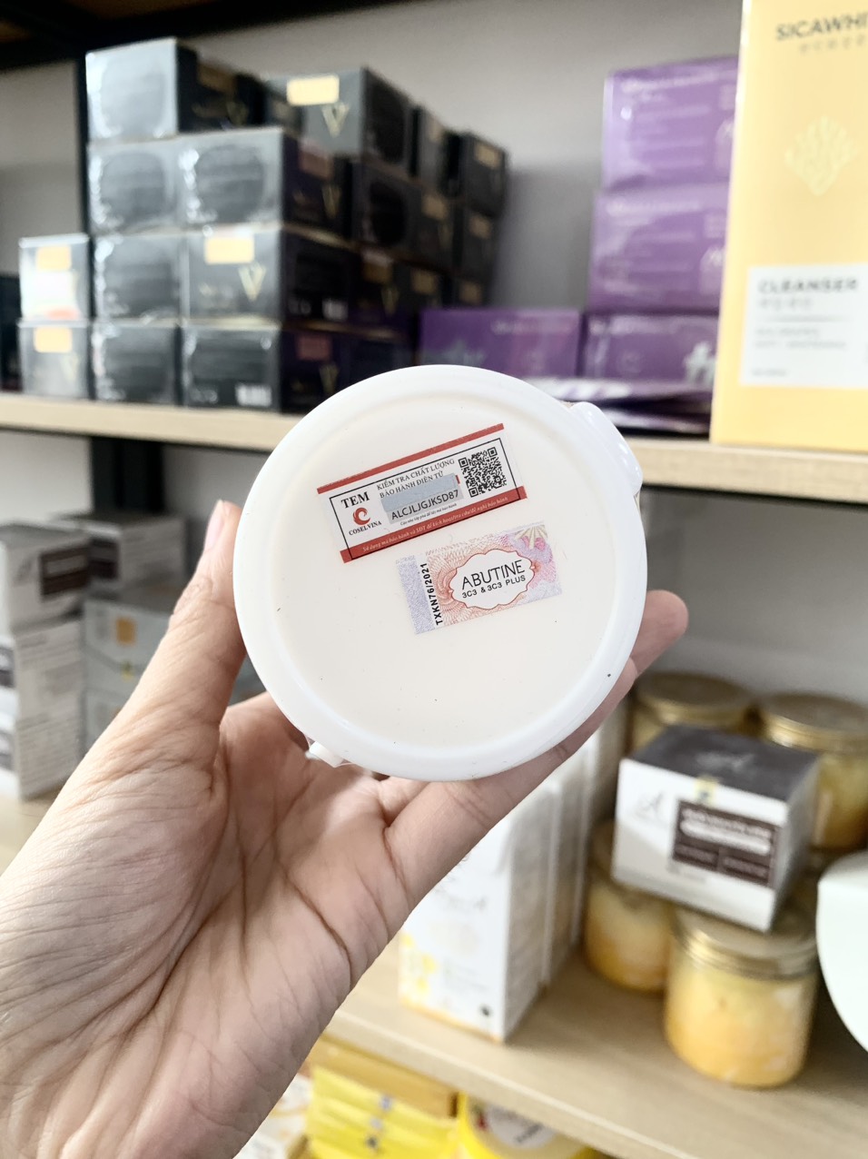 20466-z4542663527559-1e58cb3fa63586a53619aad7a5c7f654-2.jpg Kem Kích Trắng Abutine 3C3 Màu Vàng 200g - KICH200