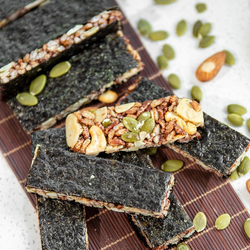 22703_10099-img-7309-photoroom-2_20241213143522-3.png Rong Biển Kẹp Hạt Dinh Dưỡng Thơm Ngon 200g Hộp - RBKHDD