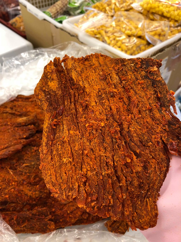 22742_kho-bo-mieng_20241113154309.jpg Hộp Quà Tết Khô Bò Miếng Loại Đặc Biệt 500g - Hộp Ngôi Sao Lớn - 8936208933623