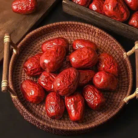 Táo Đỏ Hàn Quốc Hương Vị Thơm Ngon 350g Hộp Táo Đỏ Hàn Quốc Hương Vị Thơm Ngon 350g Hộp