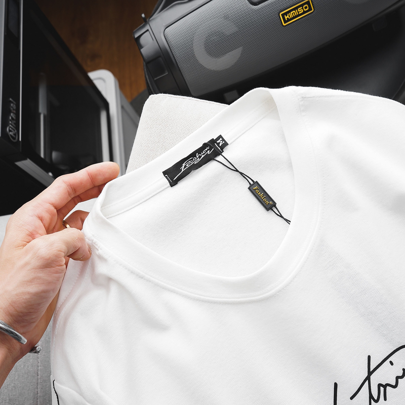 22796-z4853758793125-51ff07a16330a6c3d1cd5aad12622b15-2.png Áo Thun Nam Cổ Tròn In Chữ Simple Things Tay Viền Sọc (Có size 3x) - AB490