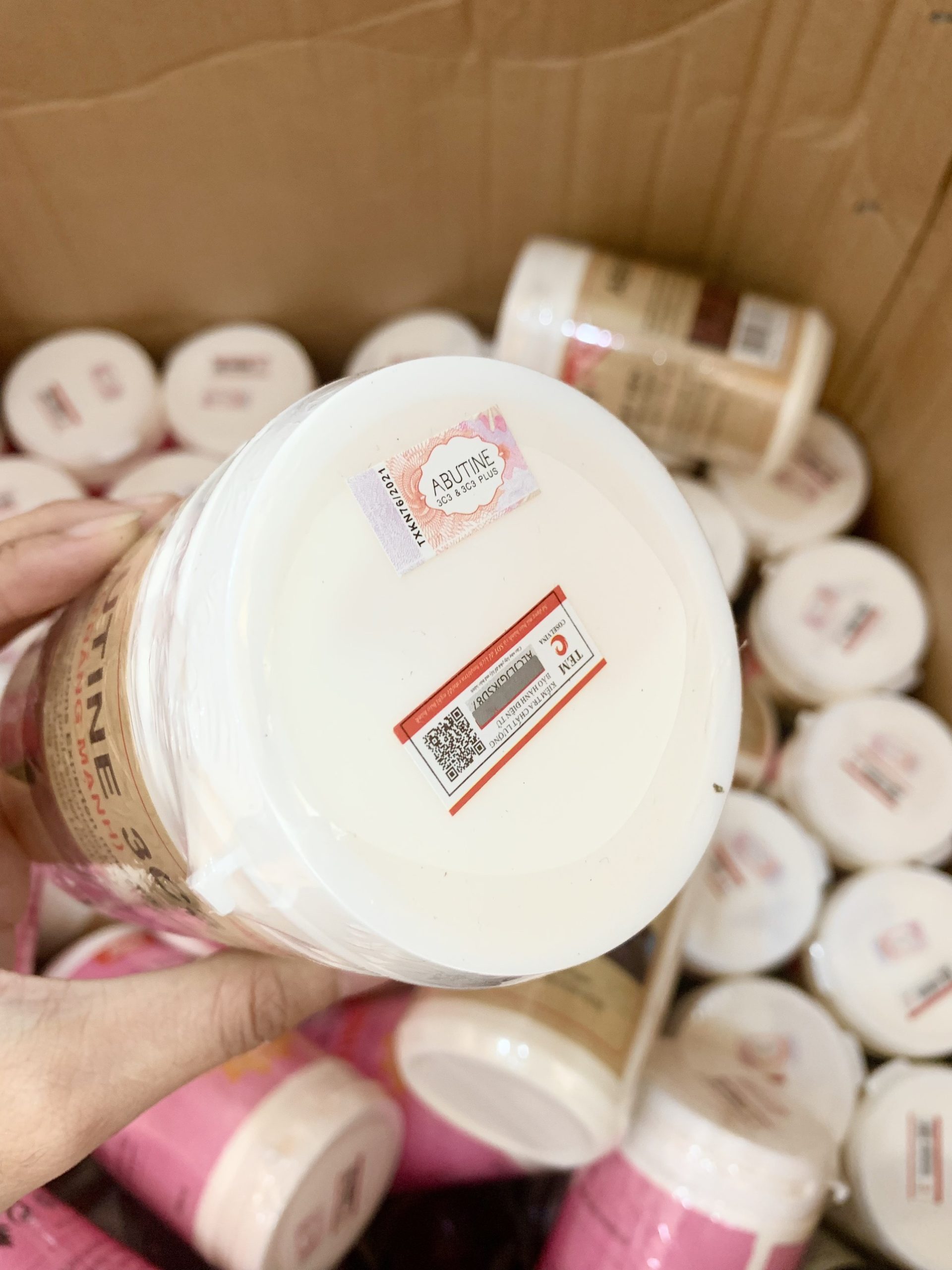 Kem Kích Trắng Abutine 3C3 Super White 500g Kem Kích Trắng Abutine 3C3 Super White 500g