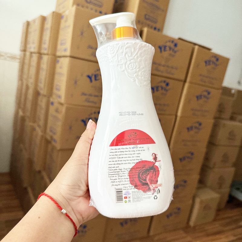 Nguồn sỉ sữa Tắm Nước Hoa Yeyu Star Hương Salome 1000ml Nguồn sỉ sữa Tắm Nước Hoa Yeyu Star Hương Salome 1000ml