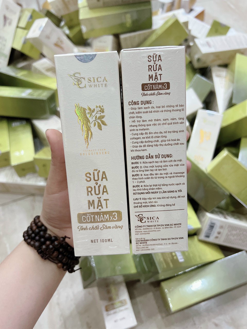 23649-z5238327475590-f4e6e8ea4f65b455579f748d4a6b4154-1.jpg Sữa Rửa Mặt Sica White Cốt Nám X3 Tinh Chất Sen Vàng - 8938515360819