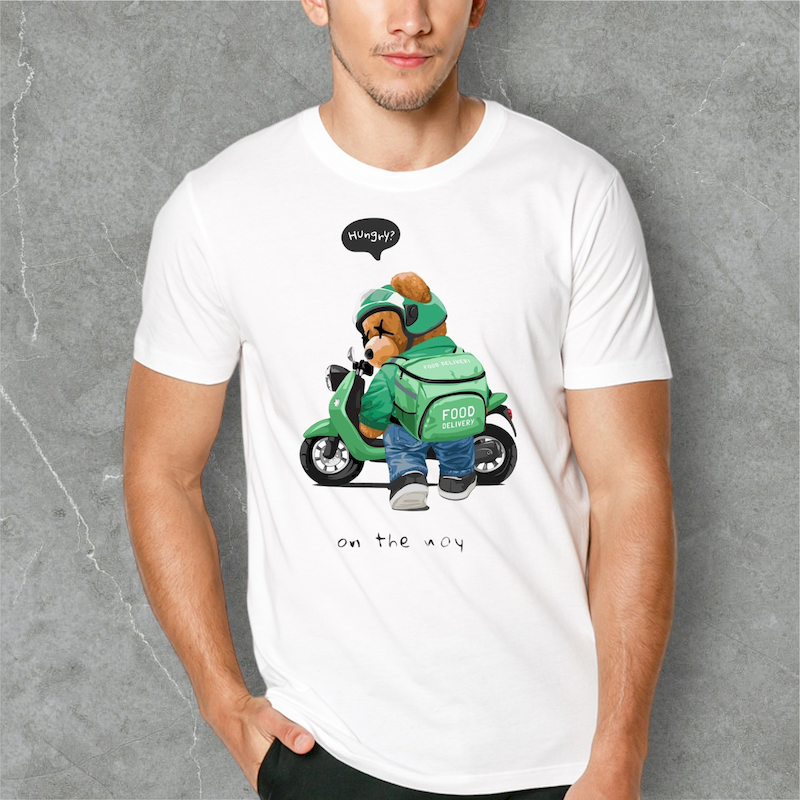 23653-z5236653080058-3f91ef3417345121b47269b6b7ef5d58-1.png Áo Thun Nam Cổ Tròn Rurumen Màu Trắng In Hình Gấu Mang Balo (Có size 4x) - AB504