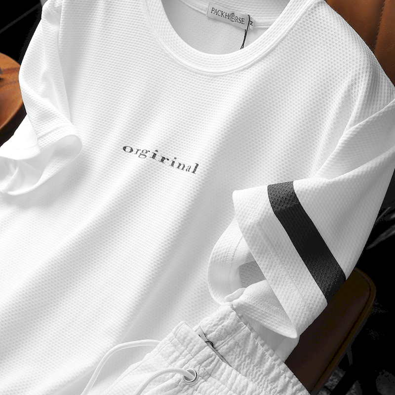 Áo Thun Nam Cổ Tròn Tay Viền Sọc In Chữ Orgirinal Áo Thun Nam Cổ Tròn Tay Viền Sọc In Chữ Orgirinal