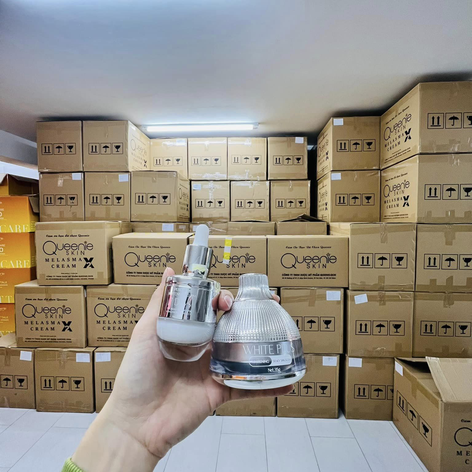 23860_431996754-3575849535961517-8003896890559776876-n_20240405073908-1.jpg Serum Huyết Thanh Queenie Skin 7Days 50ml - 8938513314012