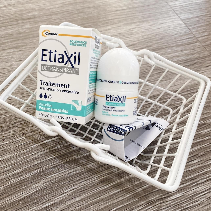 23869_429575818-122150296832061302-761342982623963259-n_20240405094652.png Lăn Khử Mùi EtiaXil Màu Xanh Cho Da Nhạy Cảm 15ml - LAN02