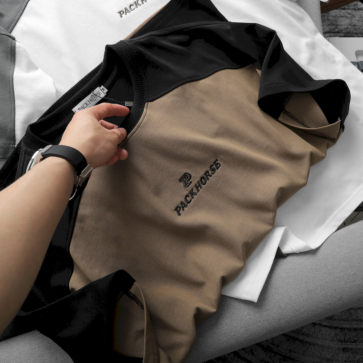 24093_z5363825520244-bbcd365508ee6234507bca6a688652cf_20240420025046-3.png Áo Thun Nam Cổ Tròn Oversize Tay Phối Màu Thêu Chữ PackHorse - AB512