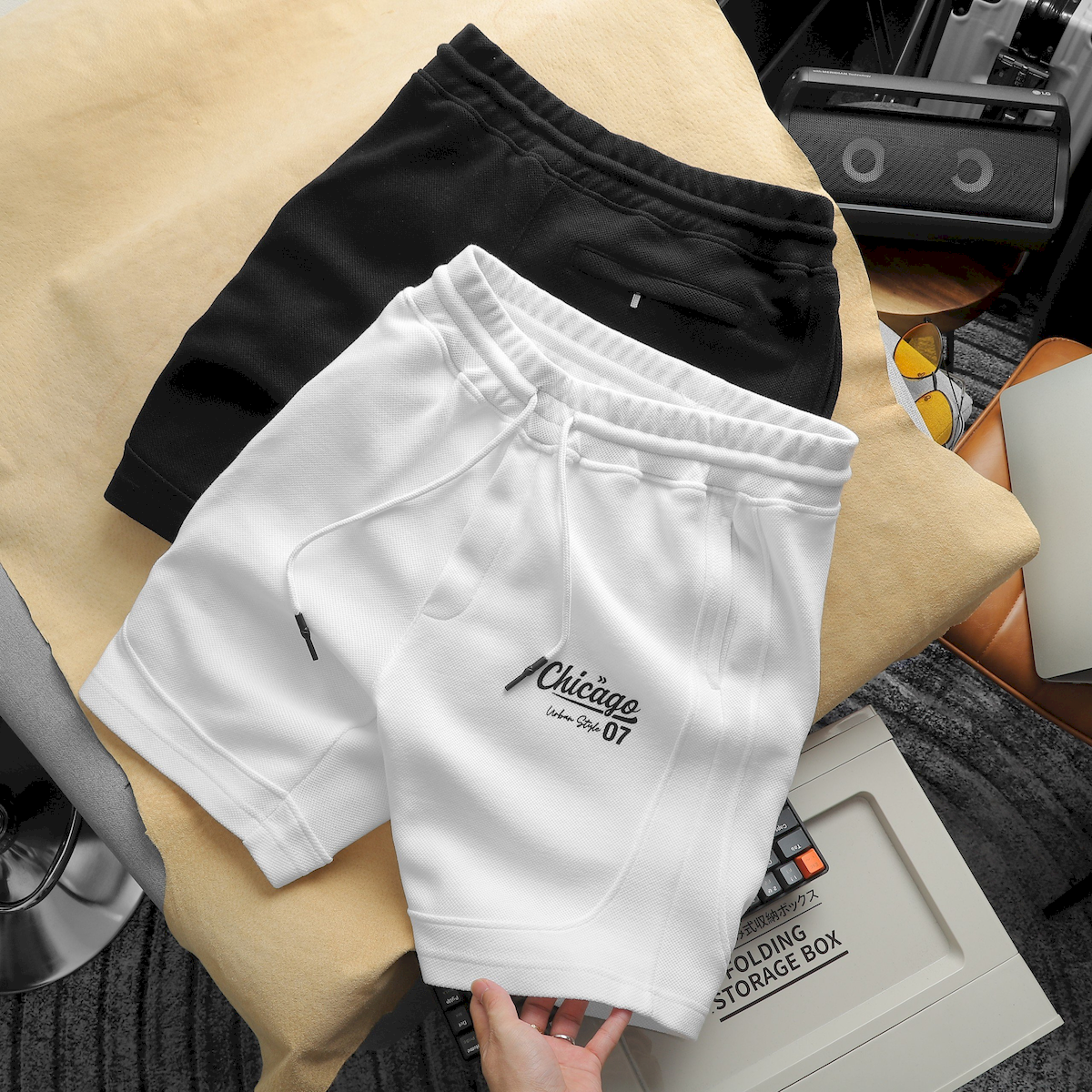 24147_z5382472838298-accc932d23f96b9664958476d224a4d8_20240427105729-2.png Quần Short Thun Nam In Chữ Chicago - QB429