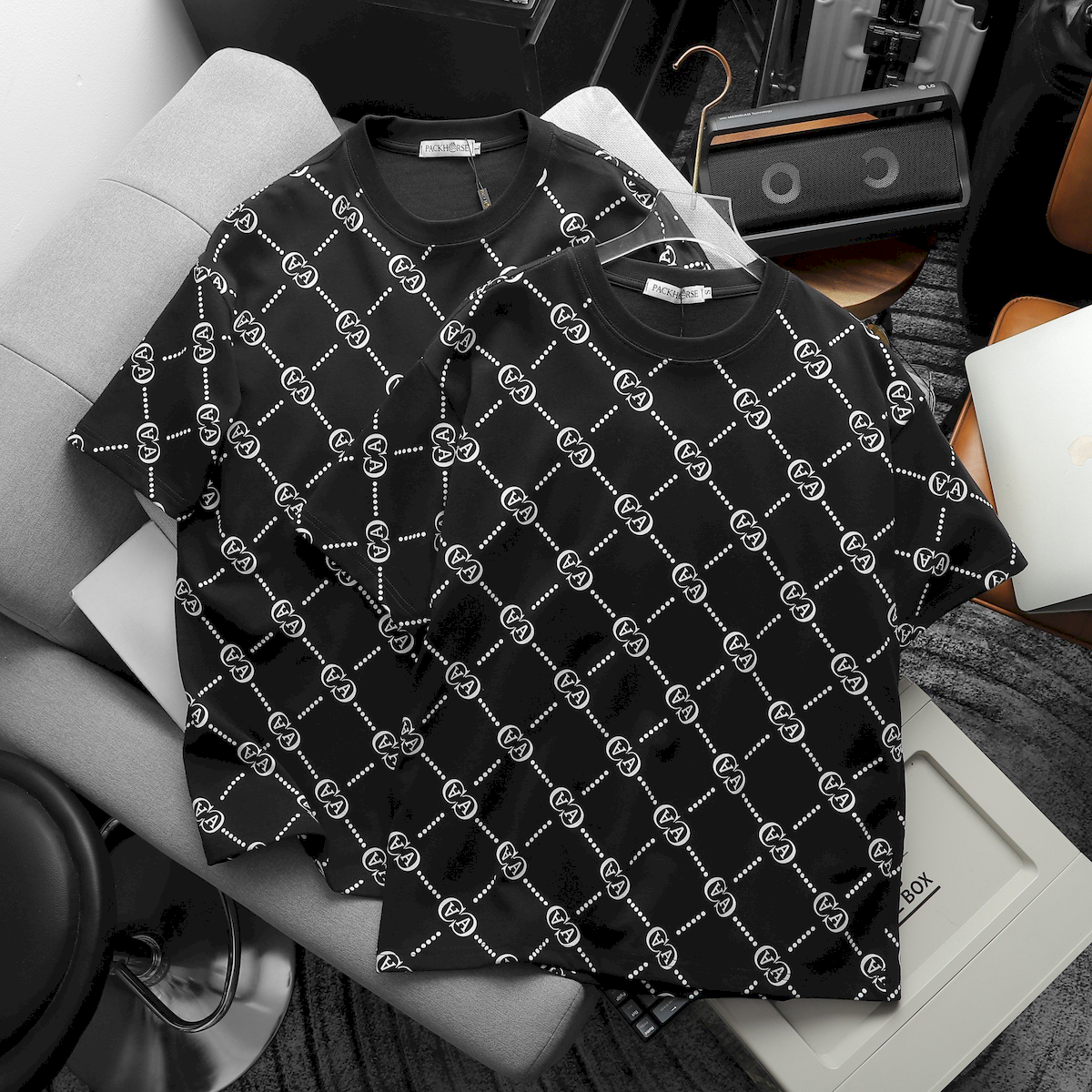 24216_z5415597022341-2984caf256210c58e6346676a89aa464_20240507114027-1.png Áo Thun Cặp Nam Nữ Cổ Tròn Pack Horse In Chữ AA - AB516