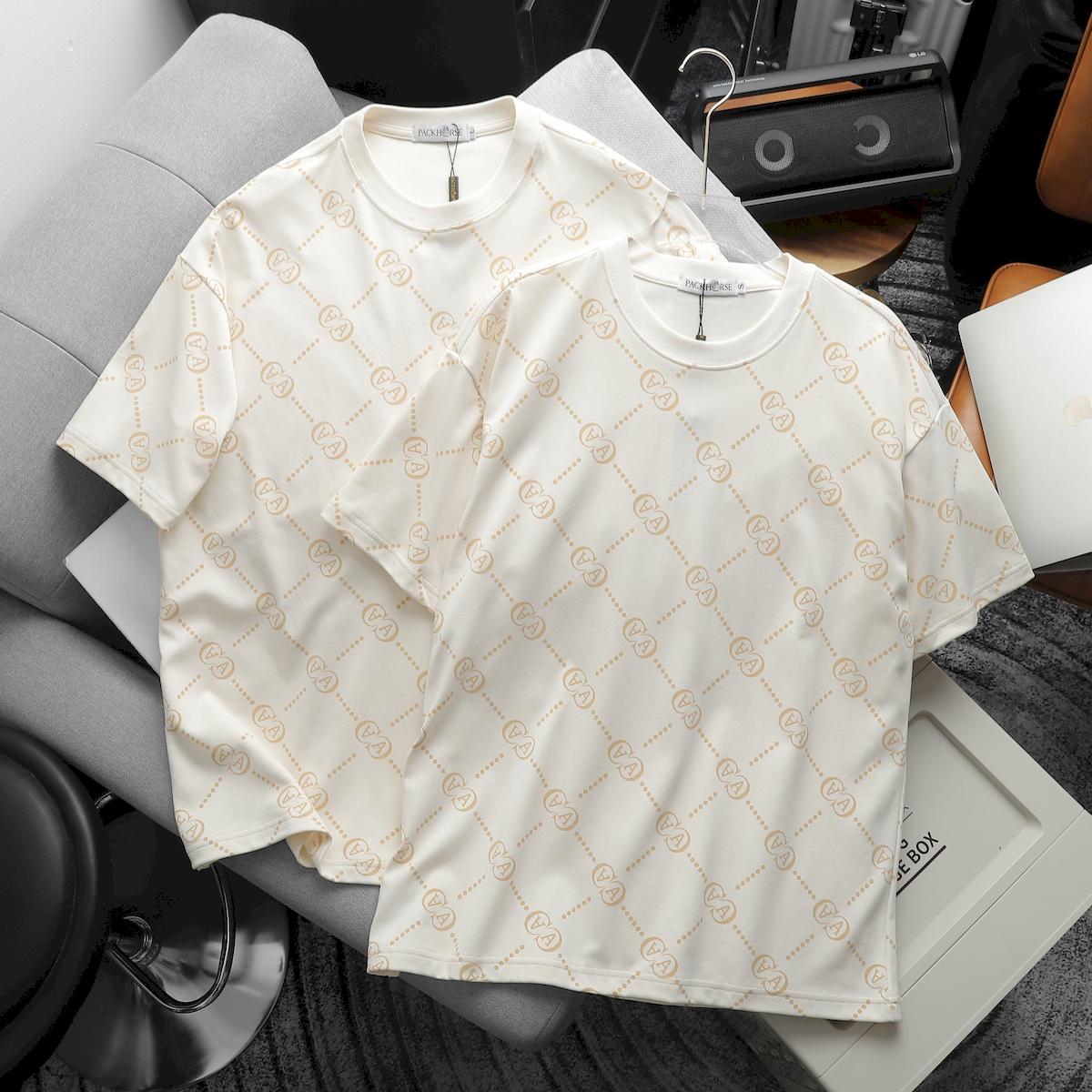 24216_z5415597042730-1b6f1ed0ffd465040271819b67bea80e_20240507114027-1.png Áo Thun Cặp Nam Nữ Cổ Tròn Pack Horse In Chữ AA - AB516