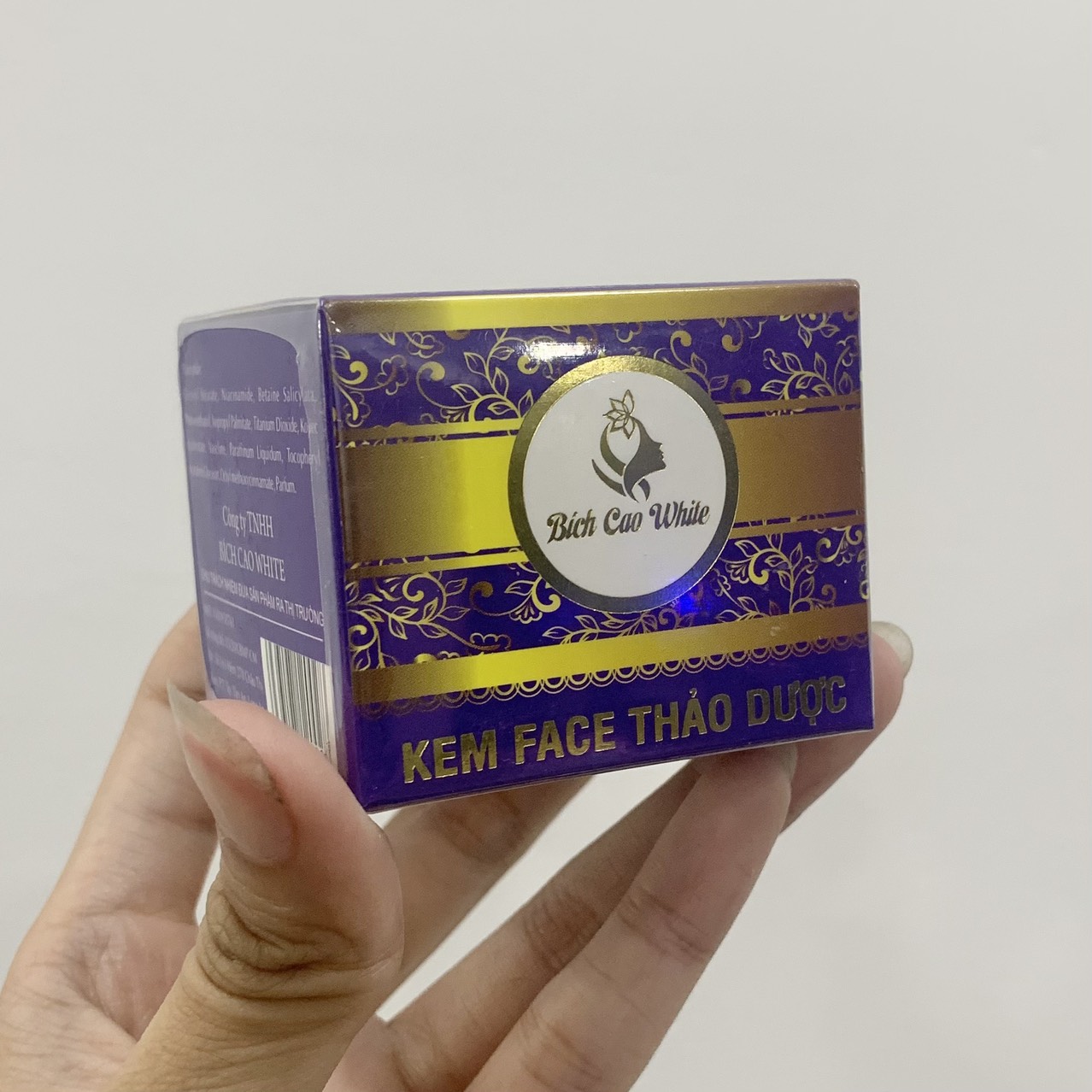 Kem Face Nám Thảo Dược Bích Cao White Hộp Màu Tím Kem Face Nám Thảo Dược Bích Cao White Hộp Màu Tím
