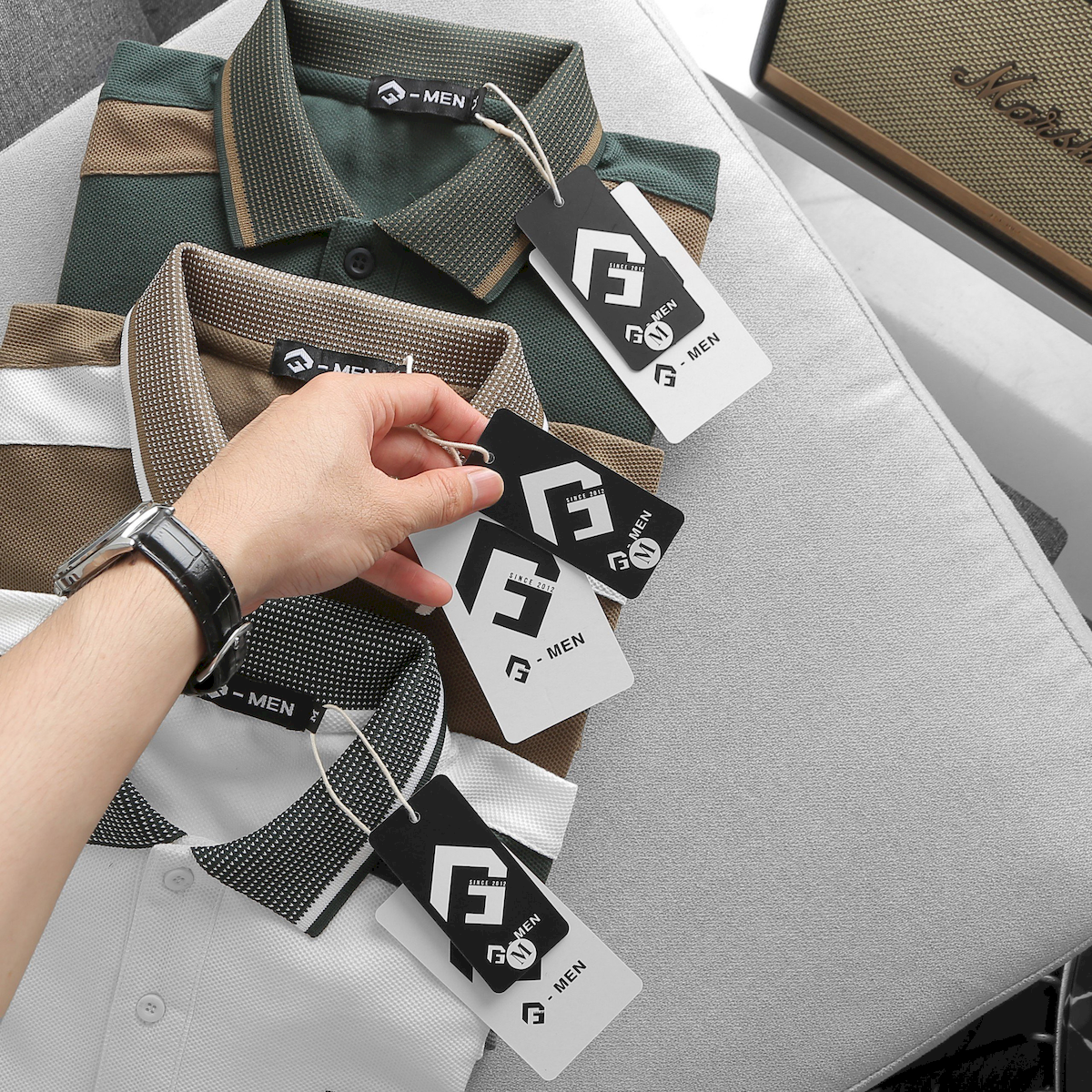 24673_z5623303209576-1fe47ab061b501ec96f055813fa472c0-result_20240711163641-4.png Áo Thun Nam Cổ Bẻ Thêu Nổi Logo Lục Giác (Có size 3x) - CS229