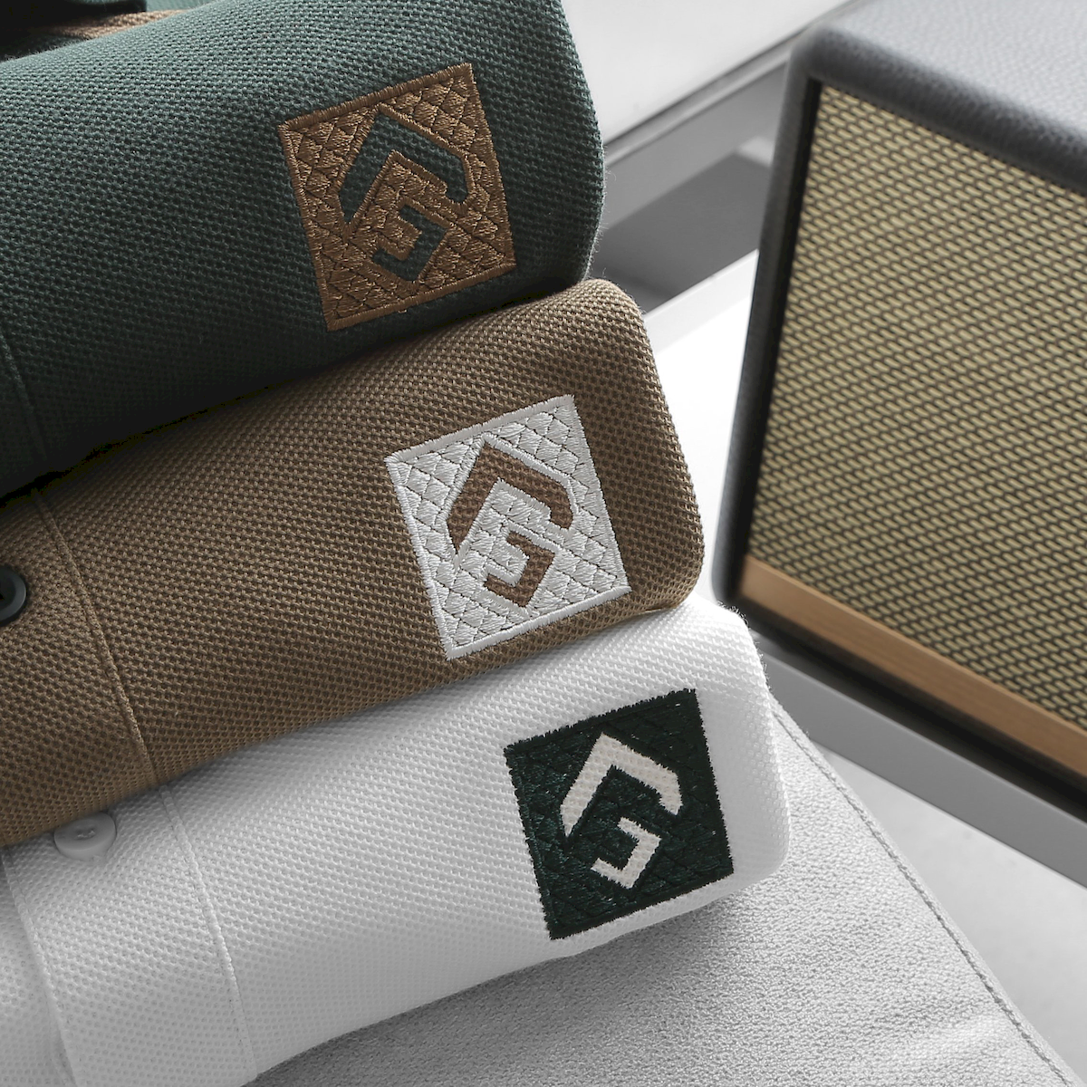 24673_z5623303369898-42037e48b7c101df11dff63979136b51-result_20240711163759-4.png Áo Thun Nam Cổ Bẻ Thêu Nổi Logo Lục Giác (Có size 3x) - CS229