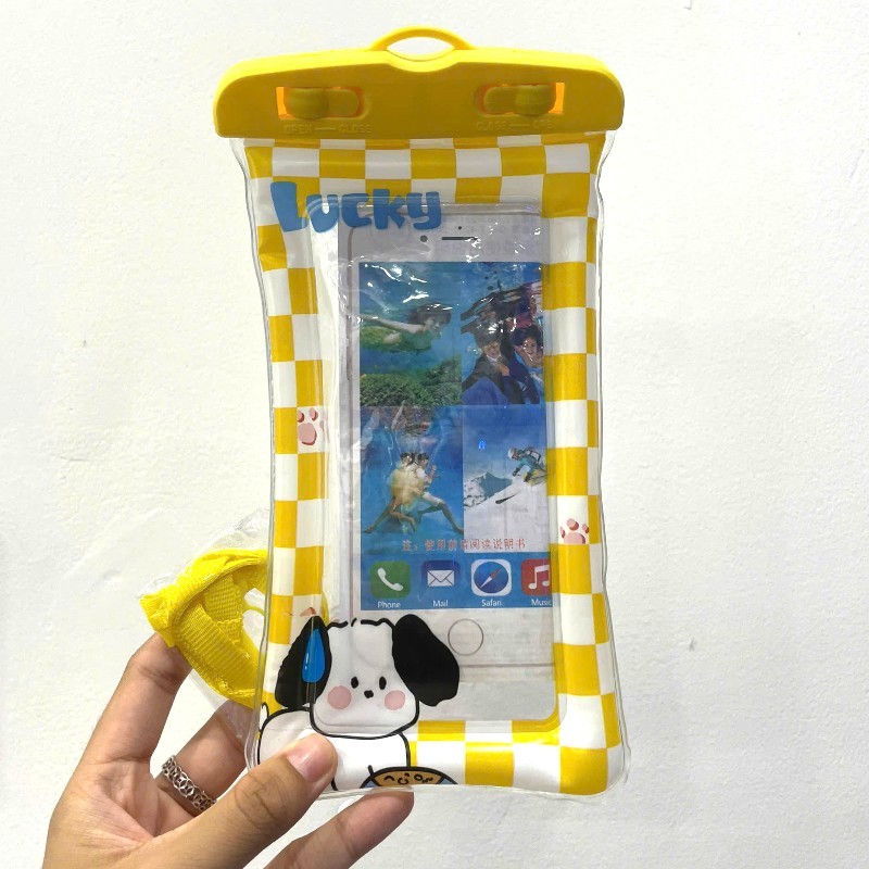 24853_vn-11134207-7r98o-lza2umvojx5t4f_20241025172214-2.jpg Túi Đeo Điện Thoại Chống Thấm Nước Viền Phao - Túi Nhựa Đựng Điện Thoại Chống Nước Kèm Dây 21x10 Cm - TDDTCN01