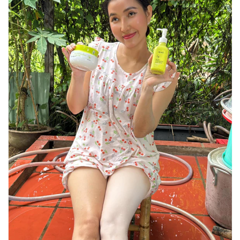 25333_mq-skin-ttbc-dua-phu-photoroom-3_20240930121514-1.png Combo Kem Ủ Trắng và Kem Body Dưỡng Trắng Sữa Dừa MQ Skin Nature Whitening Body 150gr - Tặng Tẩy Tế Bào Chết Cà Phê - BODYDUAMQSKIN