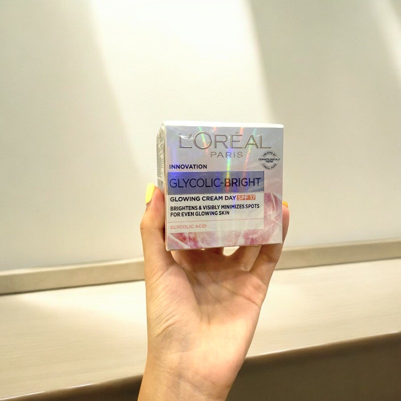 25391_z5905766814807-6c5d2d28c459611185fe77b72ef29c94-photoroom_20241007174931-8.jpg Kem Dưỡng Trắng Da Loreal Paris Ban Ngày Glycolic-Bright Glowing Cream Day SPF 17 50ml - 8994993016525