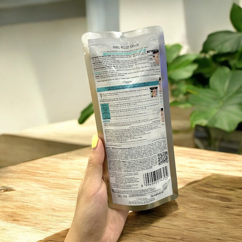 25393_kcn-matte-loreal-phu-photoroom-3_20241008103732-12.jpg Kem Chống Nắng Loreal Paris Kiềm Dầu Thoáng Mịn Da Matte & Fresh With Airlicium SPF50+ PA++++ 50ml - 8994993014705