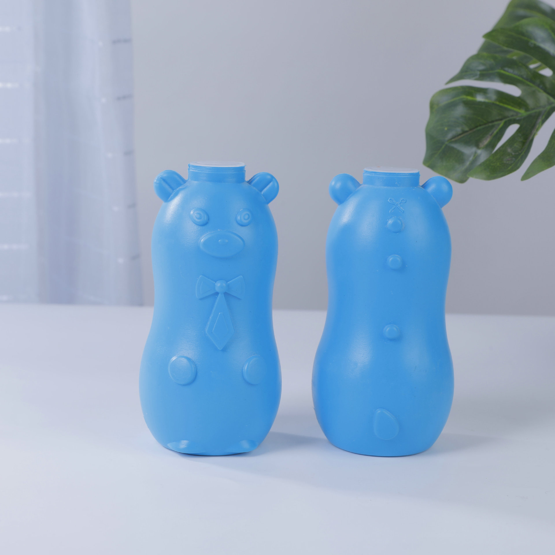 25499_o1cn01qcl40t1ljptswiekl-2217002811279-0-cib_20241023180708-5.jpg Combo 2 Lọ Heo Thả Bồn Cầu Xanh Đậm - Lọ Khử Mùi Bồn Cầu Diệt Khuẩn Siêu Sạch Tiết Kiệm 10x5.5cm - LTBCCH02