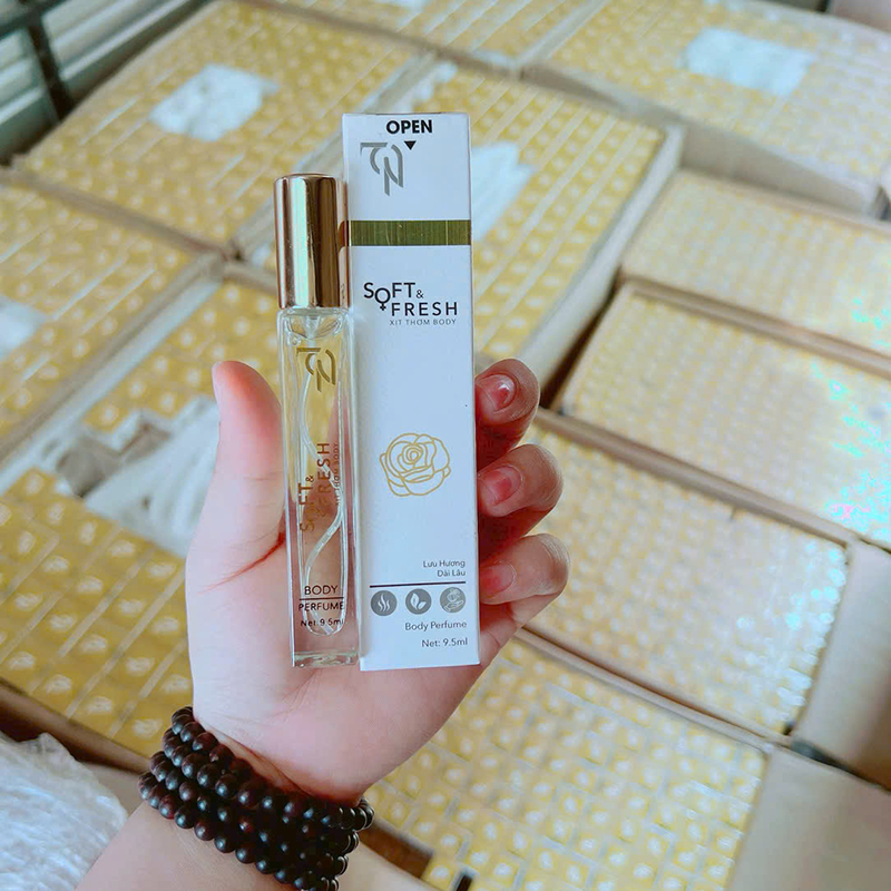 25715_z6021304230913-e4094c044d48637ddbeeeddd902fd165_20241111153933-3.jpg Dung Dịch Vệ Sinh Collagen X3 TN Đông Anh Soft & Fresh Collagen X3 120ml - Tặng 1 Xịt Thơm Body + 1 Nước Hoa Vùng Kín - DDVSTN