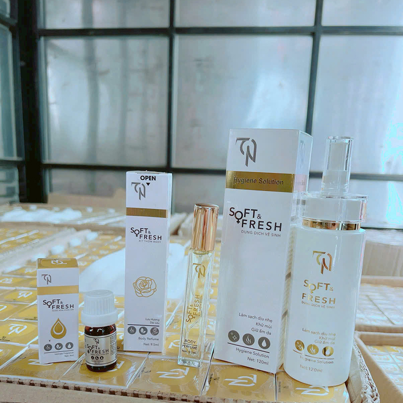 Giá sỉ dung Dịch Vệ Sinh Collagen X3 TN Đông Anh Soft & Fresh Collagen X3 120ml - Tặng 1 Xịt Thơm Body + 1 Nước Hoa Vùng Kín Giá sỉ dung Dịch Vệ Sinh Collagen X3 TN Đông Anh Soft & Fresh Collagen X3 120ml - Tặng 1 Xịt Thơm Body + 1 Nước Hoa Vùng Kín