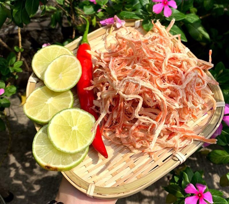 25743_muc-hap-cot-dua-da-nang-dac-san-lam-qua-e1696428444660_20241113113531-2.jpg Hộp Mực Sợi Sấy Khô Ngôi Sao Lớn 400G Hộp Tết - MXSHDHNSL400