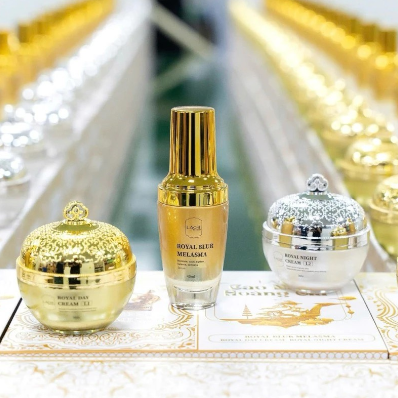 25828_cb-nam-lachi-phu-photoroom-6_20241126152938-2.png Combo Cao Nám Hoàng Gia Lachi (Serum + Kem Face Ban Ngày + Kem Face Ban Đêm) Giúp Mờ Nám Trắng Da - 8936206760368