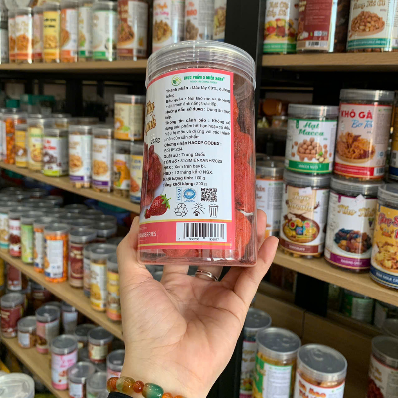 25837_118_20251203171655-2.png Dâu Tây Sấy Thăng Hoa Thơm Ngon 200g hộp - 8936208936877